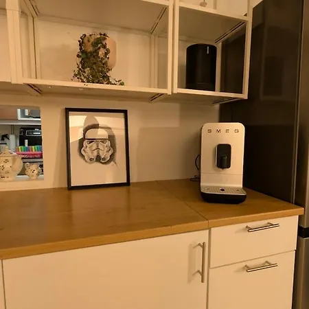 Homey In A Quiet Area - In The Middle Of Apartment