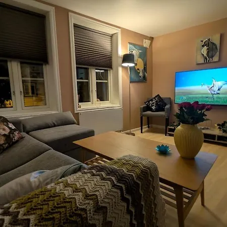 Homey In A Quiet Area - In The Middle Of